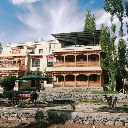 Sindhu Residency Hotel She Kültér fotó