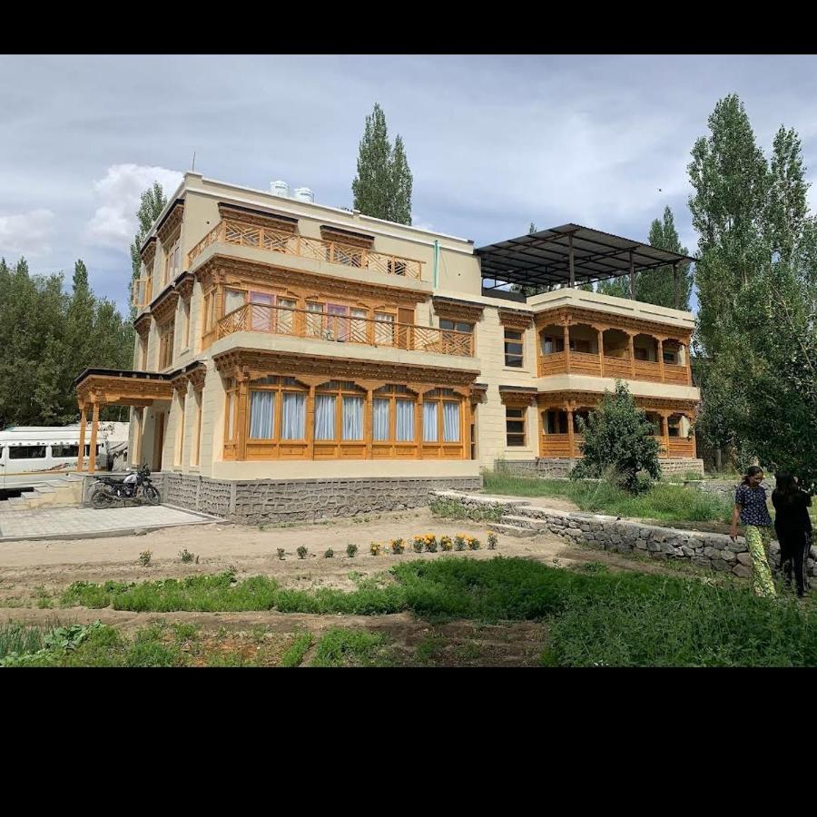 Sindhu Residency Hotel She Kültér fotó