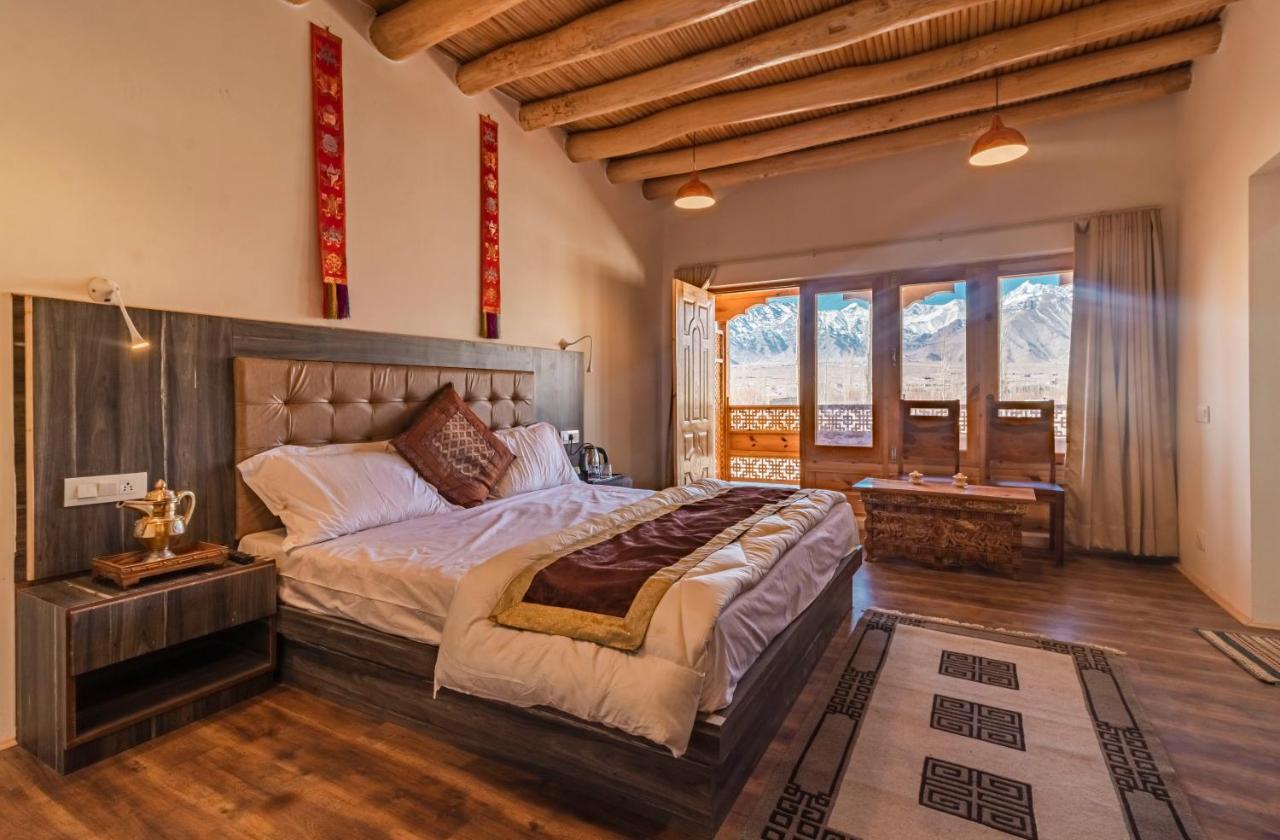 Sindhu Residency Hotel She Kültér fotó