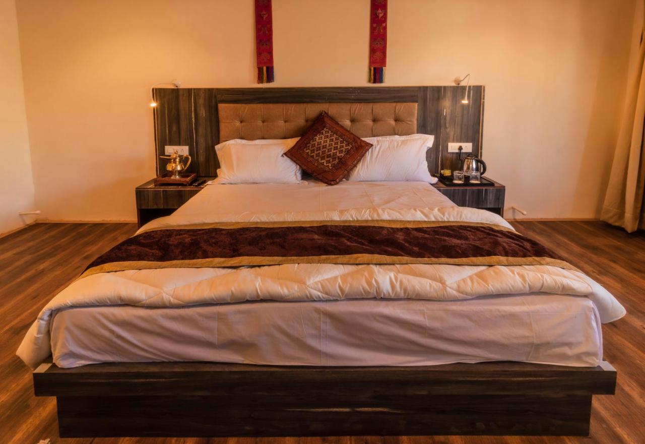 Sindhu Residency Hotel She Kültér fotó