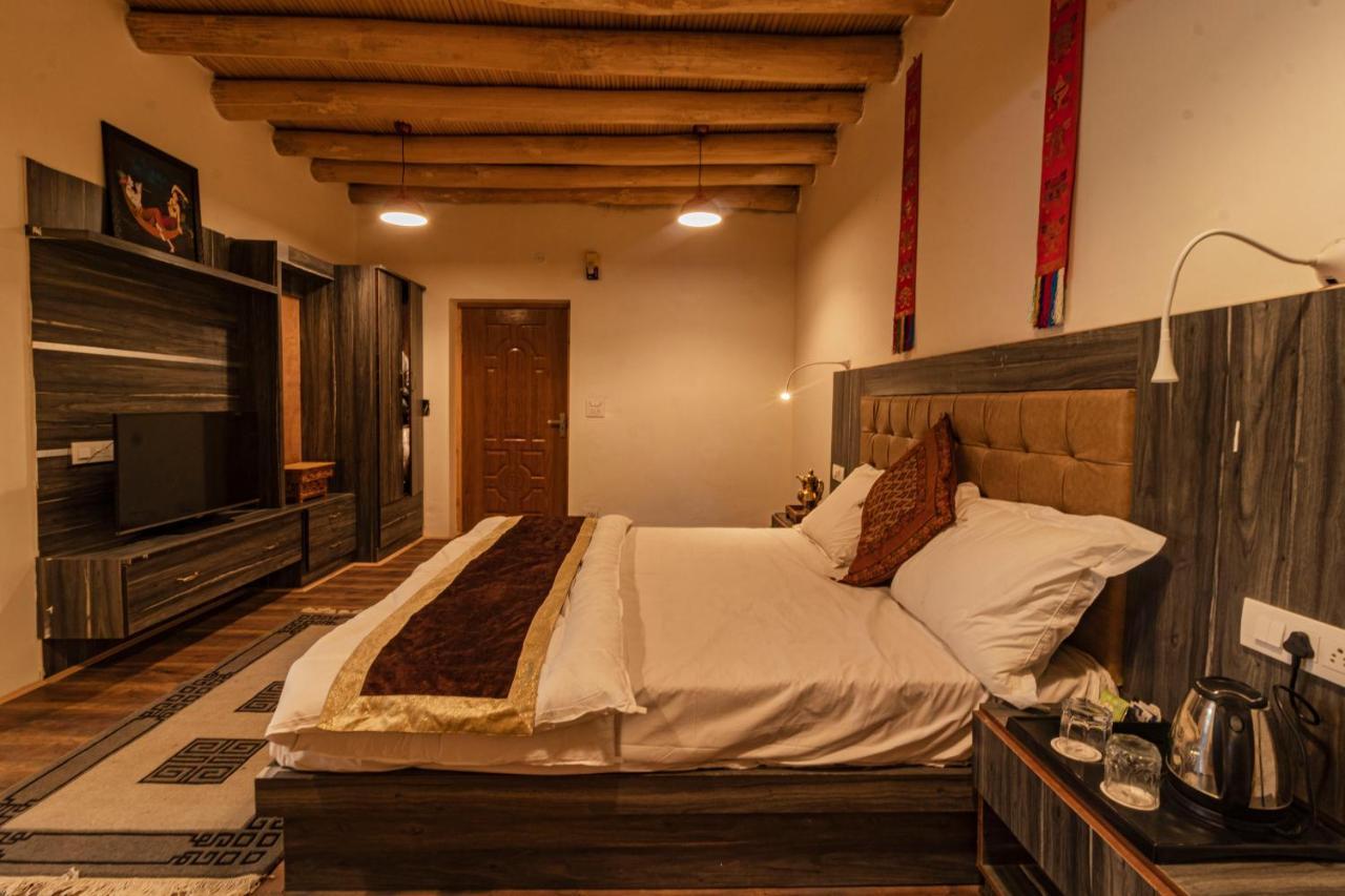 Sindhu Residency Hotel She Kültér fotó
